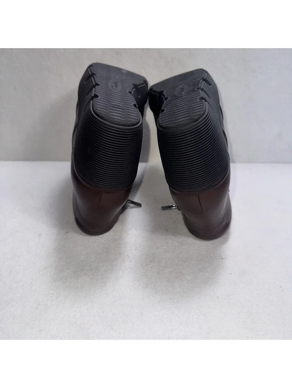 Clarks Artisan Brown Leather Ankle Boots Side Zip Wedge Comfort Women’s US 9W